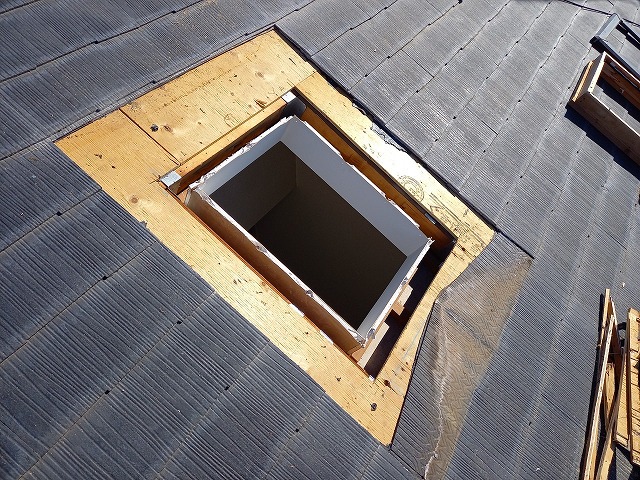 牛久市で天窓撤去後カバー工事